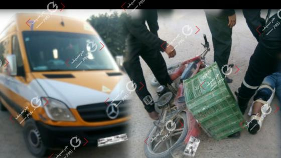 جرسيف | إصطدام بين سيارة للنقل المدرسي و دراجة نارية يرسل شخصا للمستعجلات + صور