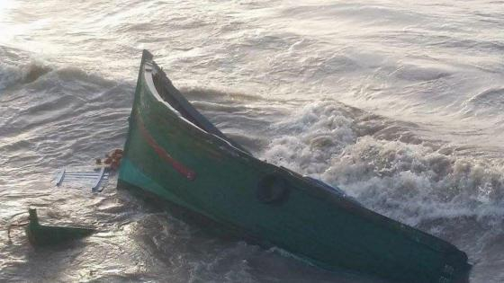 طانطان | مصرع بحار وإنقاذ آخر بعد إنقلاب قارب صيد تقليدي