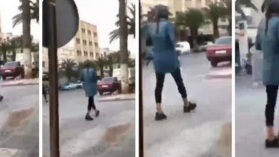 العروي | شاب بلباس نسائي يتعرض للمحاصرة والضرب من طرف المواطنين + فيديو