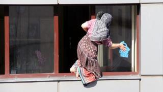 طنجة | مصرع سيدة سقطت من الطابق الثاني أثناء تنظيف نافذة