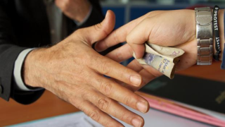 سنة 2024 | خط التبليغ عن الرشوة والفساد يطيح بـ61 شخصا في حالة تلبس