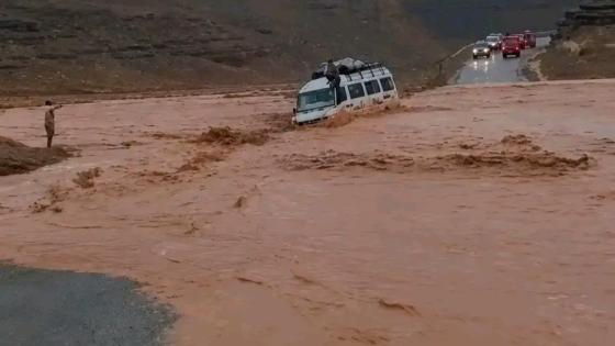 نجوا بأعجوبة | سيول جارفة تحاصر 12 شخصا بين تنغير وإملشيل