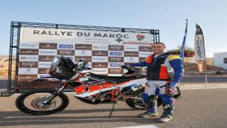 تعرض لحـ.ـادث مـ.ـروع برمال مرزوكة | مصـ.ــرع دراج مشارك في “رالي المغرب”