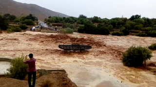 في حادثتين منفصلين | السيول الجارفة تلفظ جثتي راع غنم وطفلة بإقليم تاوريرت
