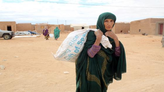 عقب أزمة المواد الغذائية بالجزائر | عصابة البوليساريو تفرض الجوع بالمخيمات