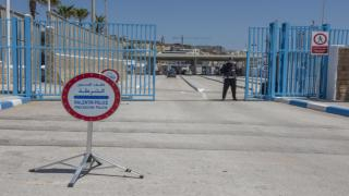 محكمة قررت توقيف ترحيله | شرطي مغربي يطلب “اللجوء السياسي” بسبتة المحتلة