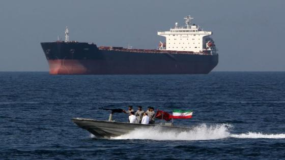 بسبب الحصار الأمريكي | إيران تعلن إعادة إغلاق مضيق هرمز