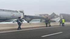 الجديدة | وفاة على الأقل وإصابات في اصطدام بين سيارات وشاحنات بالطريق السيار