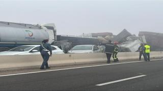 الجديدة | وفاة على الأقل وإصابات في اصطدام بين سيارات وشاحنات بالطريق السيار