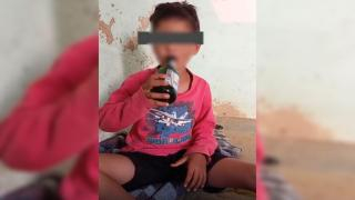الريش | توقيف شخص ظهر في فيديو وهو يقدم كحولا لقاصر