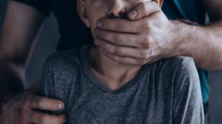 صادم | توقيف ثلاثيني “معاق” يشتبه في محاولته إغتصاب طفل بحمام بحي الشوبير بجرسيف