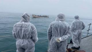 ضواحي ميناء طانطان | القوات المسلحة الملكية تساعد 93 مرشحا للهجرة السرية