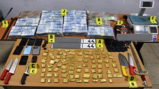 وجدة | الشرطة تنهي نشاط مهربين للذهب وحجز مبالغ وكميات مهمة