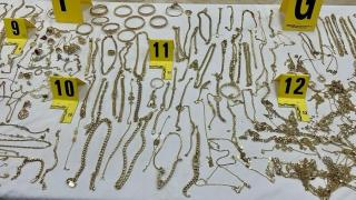 طنجة | توقيف عصابة سرقت محلاً للمجوهرات واسترجاع كميات كبيرة من الذهب