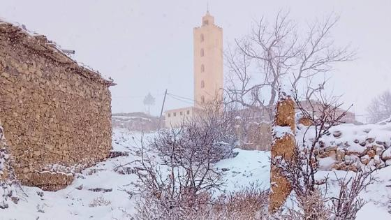 نشرة إنذارية | زخات رعدية وتساقطات ثلجية ورياح عاصفية بعدد من المناطق