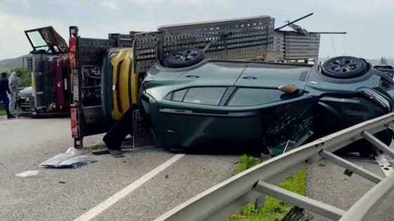 الطريق السيار طنجة أصيلة | إنقلاب شاحنة محملة بالسيارات