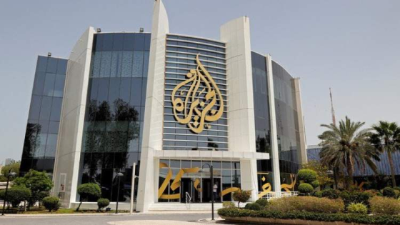 فلسـ.ـطين | السلطات توقف بث قناة الجزيرة وتجمد أعمال مكتبها وعامليها