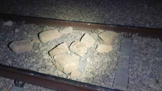 تازة | إيقاف مراهقين عرضا ركاب قطار للخـ ـطر بوضع حجارة على السكة الحديدية