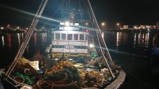 طانطان | نصف جثة بشرية بشباك مركب للصيد يستنفر السلطات