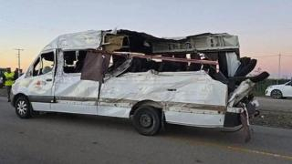 سيدي يحيى الغرب | قتيل و25 إصابة في اصطدام بين حافلة وسيارة نقل