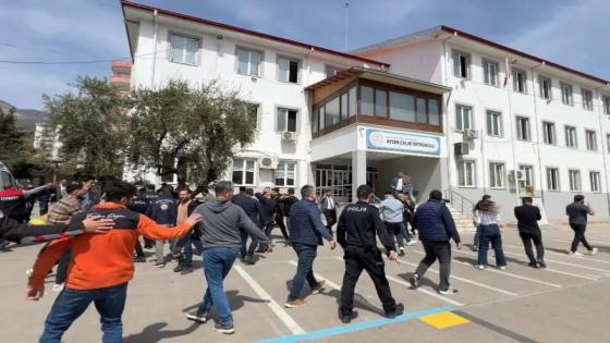 “نفذه طالب عمره 14 عاما” | قتلى وجرحى في إطلاق نار بمدرسة في تركيا