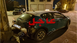عاجل | إصابة شخص و خسائر مادية جسيمة في إصطدام بين سيارة خاصة و سيارة أجرة + صور و فيديو