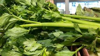 بلغت 10 دراهم لـ”الربطة الواحدة” | أسعار “الكرافس ” تصدم المغاربة