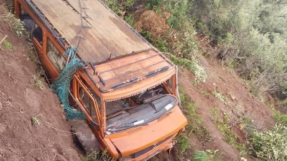 أزيلال | 3 قتلى و17 مصابا في إنقلاب سيارة للنقل المزدوج