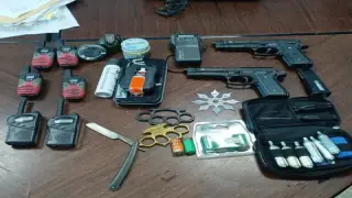 ميناء الناظور | إحباط محاولة تهريب أسلحة ومعدات قتالية في شاحنة قادمة من فرنسا