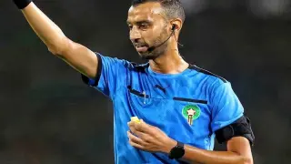 مستواهم لم يرق إلى مستوى التطلعات | عقوبات ضد حكام لقاء الرجاء والجيش