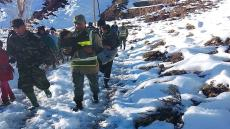 إقليم ميدلت | إنقاذ 05 عائلات من الرحل عالقة بالثلوج