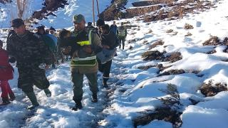 إقليم ميدلت | إنقاذ 05 عائلات من الرحل عالقة بالثلوج