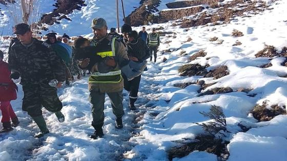 إقليم ميدلت | إنقاذ 05 عائلات من الرحل عالقة بالثلوج