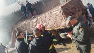 الفنيدق | قتيلان ومصابون بعد إصطدام شاحنة بسيارات ومقهى