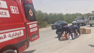 جرسيف | شابة في حالة غير طبيعية “تشرمل” نفسها بآلة حادة بالشارع العام + صور