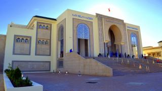 تازة | الحبس والغرامة لطبيب وممرض أدينا بالإرتشاء