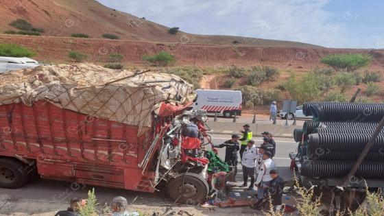 فاجعة | 06 قتلى جراء اصطدام شاحنتين بالطريق السيار الخميسات – مكناس