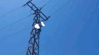 تازة | إنقاذ فتاة حاولت وضع حد لحياتها بعمود كهربائي