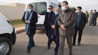 جرسيف | عامل الإقليم يشرف على تسليم سيارات للنقل المدرسي و لنقل المرضى و سيارة إسعاف + صور و فيديو