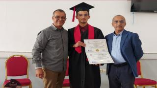 جرسيف | تكريم الأستاذ ” أنس شاكر ” بماستر مهني دولي + صور و فيديو