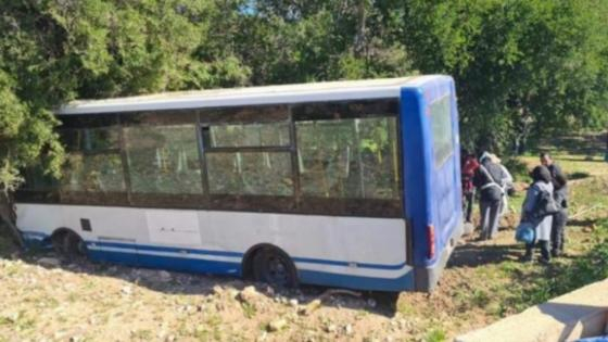إقليم الصويرة | نجاة ركاب حافلة للنقل الحضري من موت محقق بعد إصطدامها بشجرة أركان + صور