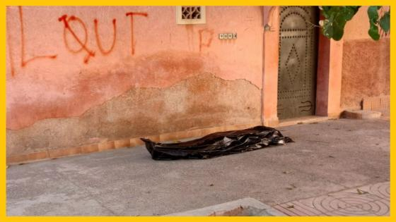 مراكش | متشرد يضع حدا لحياته وسط الشارع العام في ظروف غامضة + صور