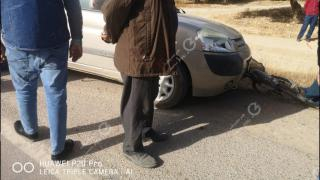 جرسيف | إصابة خمسيني بجراح في إصطدام سيارة بدراجة هوائية بطريق صاكة + صور
