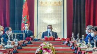 فاس | الملك محمد السادس يستفسر وزير الداخلية بشأن فاجعة “معمل طنجة”