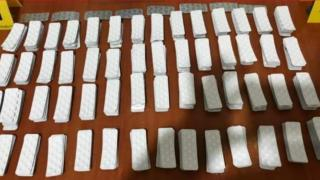 بتنسيق بين الشرطة القضائية و الديستي | حجز كمية مهمة من الأقراص الطبية المخذرة بكل من الناظور و البيضاء