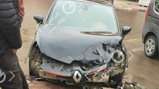 جرسيف | خسائر مادية جسيمة في إصطدام سيارتين بشارع علال بن عبد الله + صور