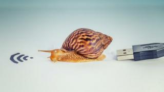 تذمّر واسع بسبب ضعف صبيب الإنترنت التابع لشركة “إتصالات المغرب