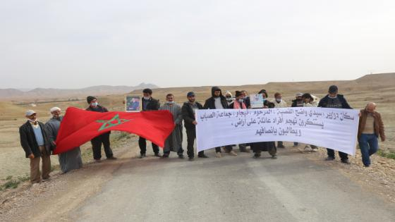 إقليم جرسيف | الترامي على أراض يدفع ساكنة دواوير بجماعة الصباب للإحتجاج في مسيرة على الأقدام + فيديو