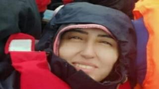 فاطمة أبودرار | شابة مغربية ركبت قوارب الموت بعد إصابتها بالسرطان لبدء رحلة علاجها وقدر لها الشفاء + فيديو