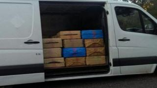 إقليم الناظور | مطاردة هوليودية لدرك إيكسان تنتهي بتوقيف سيارة على متنها أزيد من 3 أطنان من الحشيش